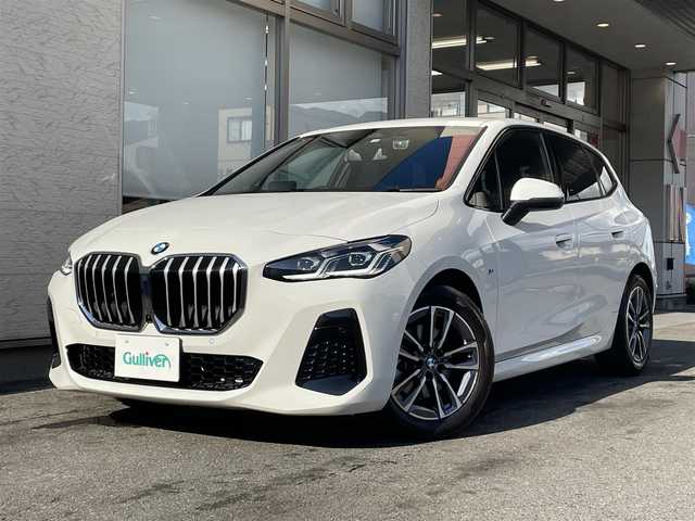 ＢＭＷ ＢＭＷ ２１８ｉ アクティブツアラー Mスポーツ 大阪府 2022(令4)年 0.8万km アルピンホワイトⅢ ワンオーナー/純正HDDナビ/（Bluetooth/AppleCarPlay/AndroidAuto)/アクティブクルーズコントロール/全方位モニター/ブラインドスポットモニター/前後コーナーセンサー/衝突軽減システム/パーキングアシスト/電動リアゲート/ハーフレザーシート（黒）/ヘッドアップディスプレイ/前席パワーシート/運転席メモリーシート/前席シートヒーター/前後ドライブレコーダー/純正LEDヘッドライト/純正17インチAW/ETC/保証書/取扱説明書/スペアキー×１