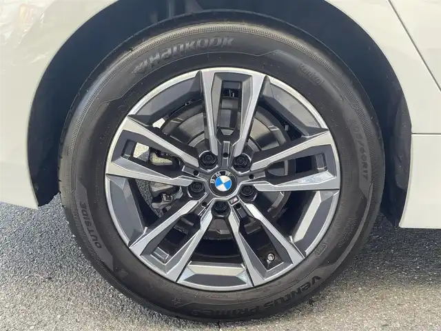 ＢＭＷ ＢＭＷ ２１８ｉ アクティブツアラー Mスポーツ 大阪府 2022(令4)年 0.8万km アルピンホワイトⅢ ワンオーナー/純正HDDナビ/（Bluetooth/AppleCarPlay/AndroidAuto)/アクティブクルーズコントロール/全方位モニター/ブラインドスポットモニター/前後コーナーセンサー/衝突軽減システム/パーキングアシスト/電動リアゲート/ハーフレザーシート（黒）/ヘッドアップディスプレイ/前席パワーシート/運転席メモリーシート/前席シートヒーター/前後ドライブレコーダー/純正LEDヘッドライト/純正17インチAW/ETC/保証書/取扱説明書/スペアキー×１