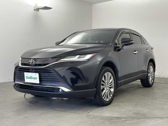 トヨタ ハリアー Z 兵庫県 2020(令2)年 3万km プレシャスブラックパール ・JBLプレミアムサウンド/・Toyota Safety Sense/・プリクラッシュセーフティ/・レーントレーシングアシスト[LTA]/・レーダークルーズコントロール（全車速追従機能付）/・アダプティブハイビームシステム［AHS］/・オートマチックハイビーム[AHB]/・ロードサインアシスト[RSA]/・先行車発進告知機能[TMN]/・パーキングサポートブレーキ（前後方静止物）/・パーキングサポートブレーキ（後方接近車両）＋ブラインドスポットモニター[BSM]/・3灯式LEDヘッドランプ/・LEDフロントフォグランプ/・LEDリヤフォグランプ（右側）/・デジタルインナーミラー（前後方録画機能付）/・12.3型ナビ＆フルセグ＆BT＆USB/・パノラマミックビューモニター/・ETC2.0/・ハンズフリーパワーバックドア（挟み込み防止機能・停止位置メモリー機能付）/・ハーフレザーシート/・スマートキー/・プッシュスタート/・運転席8ウェイパワーシート/・ナノイー/・SRSエアバッグ（運転席・助手席）＋SRSニーエアバッグ（運転席）＋SRSサイドエアバッグ（運転席・助手席）＋SRSカーテンシールドエアバッグ（前後席）