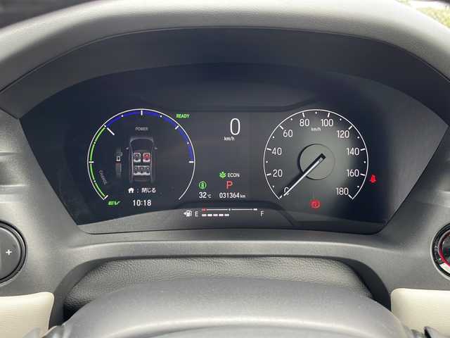 ホンダ ヴェゼル ハイブリッド e:HEV Z 山口県 2024(令6)年 3.2万km クリスタルブラックパール ワンオーナー/Honda CONNECTディスプレイ/・AM/FM/USB/Bluetooth/・スマートフォン連携/・フルセグテレビ/アラウンドビューモニター/ETC2.0/ドライブレコーダー/電動パーキングブレーキ/オートブレーキホールド/前席シートヒーター/ハーフレザーシート/左右独立温度コントロール式フルオートエアコン/ステアリングヒーター/ワイヤレス充電/LEDヘッドランプ/オートライト/フォグランプ/18インチ純正アルミホイール/純正フロアマット/電動リアゲート/スマートキー・スペアキー有/プッシュアップスタート/電動格納式ウインカードアミラー/Honda SENSING/・衝突軽減ブレーキ/・路外逸脱抑制機能/・渋滞追従機能付アダプティブクルーズコントロール/・車線維持支援システム/・オートハイビーム/・パーキングセンサーシステム/盗難防止装置/取扱説明書/保証書/記録簿