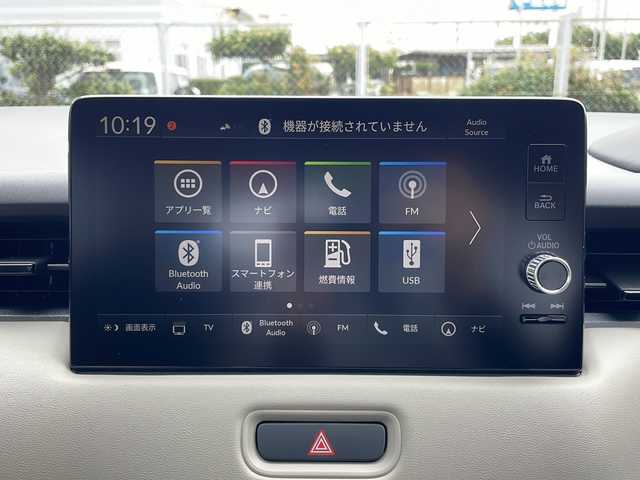 ホンダ ヴェゼル ハイブリッド e:HEV Z 山口県 2024(令6)年 3.2万km クリスタルブラックパール ワンオーナー/Honda CONNECTディスプレイ/・AM/FM/USB/Bluetooth/・スマートフォン連携/・フルセグテレビ/アラウンドビューモニター/ETC2.0/ドライブレコーダー/電動パーキングブレーキ/オートブレーキホールド/前席シートヒーター/ハーフレザーシート/左右独立温度コントロール式フルオートエアコン/ステアリングヒーター/ワイヤレス充電/LEDヘッドランプ/オートライト/フォグランプ/18インチ純正アルミホイール/純正フロアマット/電動リアゲート/スマートキー・スペアキー有/プッシュアップスタート/電動格納式ウインカードアミラー/Honda SENSING/・衝突軽減ブレーキ/・路外逸脱抑制機能/・渋滞追従機能付アダプティブクルーズコントロール/・車線維持支援システム/・オートハイビーム/・パーキングセンサーシステム/盗難防止装置/取扱説明書/保証書/記録簿