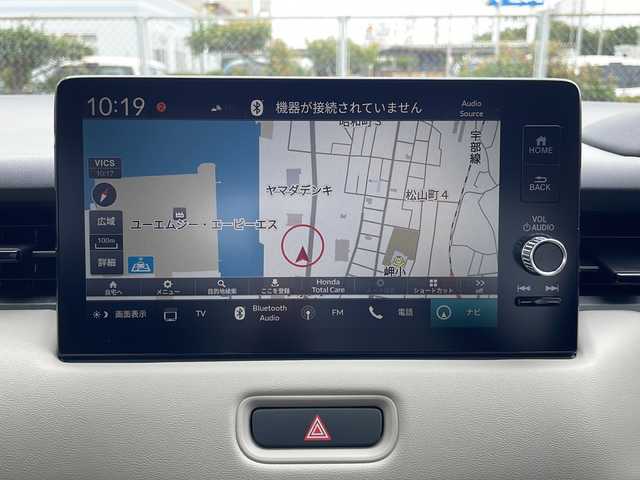 ホンダ ヴェゼル ハイブリッド e:HEV Z 山口県 2024(令6)年 3.2万km クリスタルブラックパール ワンオーナー/Honda CONNECTディスプレイ/・AM/FM/USB/Bluetooth/・スマートフォン連携/・フルセグテレビ/アラウンドビューモニター/ETC2.0/ドライブレコーダー/電動パーキングブレーキ/オートブレーキホールド/前席シートヒーター/ハーフレザーシート/左右独立温度コントロール式フルオートエアコン/ステアリングヒーター/ワイヤレス充電/LEDヘッドランプ/オートライト/フォグランプ/18インチ純正アルミホイール/純正フロアマット/電動リアゲート/スマートキー・スペアキー有/プッシュアップスタート/電動格納式ウインカードアミラー/Honda SENSING/・衝突軽減ブレーキ/・路外逸脱抑制機能/・渋滞追従機能付アダプティブクルーズコントロール/・車線維持支援システム/・オートハイビーム/・パーキングセンサーシステム/盗難防止装置/取扱説明書/保証書/記録簿