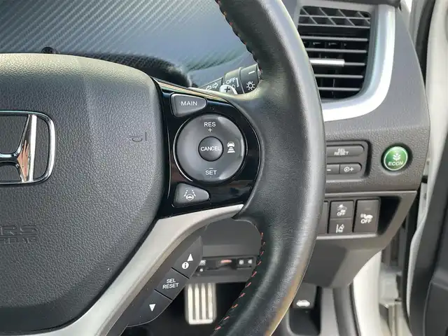 ホンダ ジェイド ハイブリッド RS ホンダセンシング 宮崎県 2019(令1)年 6.1万km プラチナホワイトパール 黒ハーフレザーシート/メモリナビStrada【CN-F1X10BGD】/(AM/FM/Bluetooth/CD/DVD/フルセグTV】/ETC/バックカメラ/パドルシフト/オートライト/衝突軽減ブレーキ(CMBS)/路外逸脱抑制/アダプティブクルーズコントロール/車両接近通報装置/車線維持支援システム(LKAS)/クリアランスソナー/コーナーセンサー/盗難防止装置/横滑り防止機能/電格ウィンカーミラー/プッシュスタート/純正フロアマット/純正１８インチアルミホイール/ステアリングスイッチ/フロントフォグランプ/ドアバイザー/前後ドライブレコーダー【ZDR016】/取扱説明書/保証書