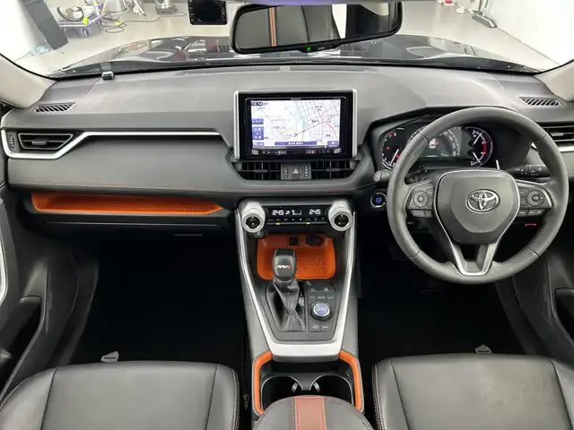 トヨタ ＲＡＶ４ アドベンチャー 愛知県 2020(令2)年 3.2万km アティチュードブラックマイカ 禁煙車/４WD/ワンオーナー/9インチナビ/（CD/DVD/Bluetooth/フルセグTV/SD)/バックカメラ/TRDフロントバンパーガーニッシュ/パノラマサンルーフ/トヨタセーフティセンス/・プリクラッシュセーフティ/・レーダークルーズコントロール/・レーンキープアシスト/・オートマチックハイビーム/・ロードサインアシスト/ドライブレコーダー/ETC/ブラック合皮スポーティシート/パワーシート/NITROpower製17インチアルミホイール/ホワイトレタータイヤ/ブラックルーフレール/ダウンヒルアシストコントロール/電子パーキングブレーキ/オートホールド/ラゲッジマット/オートリトラクダブルミラー/イルミスカッフプレート/ドアハンドルプロテクター/スマートキー/スペアキー有/プッシュスタート/LEDヘッドライト/フロントフォグランプ/リフトアップ