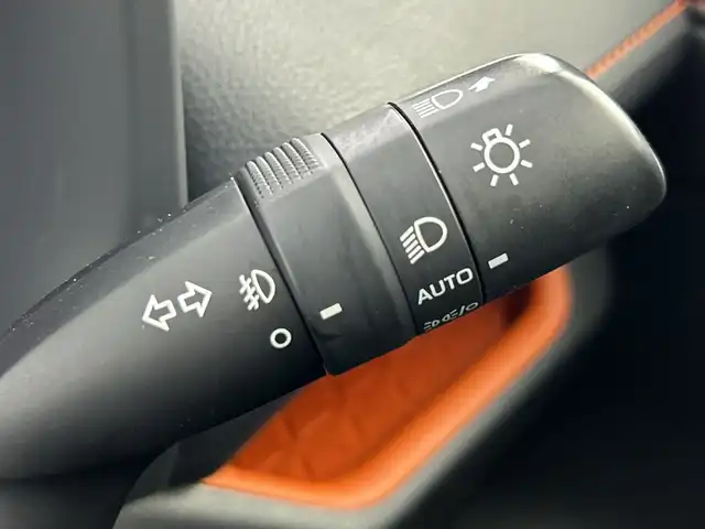 トヨタ ＲＡＶ４ アドベンチャー 愛知県 2020(令2)年 3.2万km アティチュードブラックマイカ 禁煙車/４WD/ワンオーナー/9インチナビ/（CD/DVD/Bluetooth/フルセグTV/SD)/バックカメラ/TRDフロントバンパーガーニッシュ/パノラマサンルーフ/トヨタセーフティセンス/・プリクラッシュセーフティ/・レーダークルーズコントロール/・レーンキープアシスト/・オートマチックハイビーム/・ロードサインアシスト/ドライブレコーダー/ETC/ブラック合皮スポーティシート/パワーシート/NITROpower製17インチアルミホイール/ホワイトレタータイヤ/ブラックルーフレール/ダウンヒルアシストコントロール/電子パーキングブレーキ/オートホールド/ラゲッジマット/オートリトラクダブルミラー/イルミスカッフプレート/ドアハンドルプロテクター/スマートキー/スペアキー有/プッシュスタート/LEDヘッドライト/フロントフォグランプ/リフトアップ