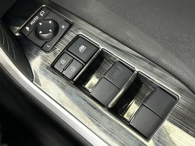 トヨタ ＲＡＶ４ アドベンチャー 愛知県 2020(令2)年 3.2万km アティチュードブラックマイカ 禁煙車/４WD/ワンオーナー/9インチナビ/（CD/DVD/Bluetooth/フルセグTV/SD)/バックカメラ/TRDフロントバンパーガーニッシュ/パノラマサンルーフ/トヨタセーフティセンス/・プリクラッシュセーフティ/・レーダークルーズコントロール/・レーンキープアシスト/・オートマチックハイビーム/・ロードサインアシスト/ドライブレコーダー/ETC/ブラック合皮スポーティシート/パワーシート/NITROpower製17インチアルミホイール/ホワイトレタータイヤ/ブラックルーフレール/ダウンヒルアシストコントロール/電子パーキングブレーキ/オートホールド/ラゲッジマット/オートリトラクダブルミラー/イルミスカッフプレート/ドアハンドルプロテクター/スマートキー/スペアキー有/プッシュスタート/LEDヘッドライト/フロントフォグランプ/リフトアップ