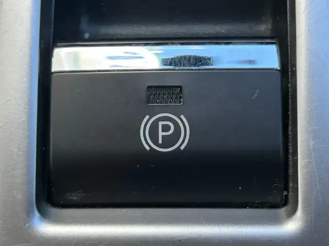 スバル レヴォーグ 2．0STIスポーツアイサイト 静岡県 2016(平28)年 9.8万km WRブルーパール 純正ディーラーナビ/４WD/フルセグTV/Bluetooth・AM・FM/CD・DVD/アドバンスドパッケージ/ガナドールマフラー/サンルーフ/赤黒レザーシート/運転席シートメモリ/前席パワーシート・シートヒーター/アイサイトver3/ブラインドスポットモニター/衝突軽減ブレーキ/追従クルーズコントロール/アクティブレーンキープ/ハイビームアシスト/リアビークルディテクション/ビルトインETC/フロント・リアUSB電源/LEDヘッドライト/LEDフォグランプ/LEDアクセサリーライナー/純正18インチアルミ/社外スタッドレスタイヤ・ホイール車載/ASSURAレーダー/ドライブレコーダー/革巻きステアリング/純正ドアバイザー/保証書・取説・スペアキー