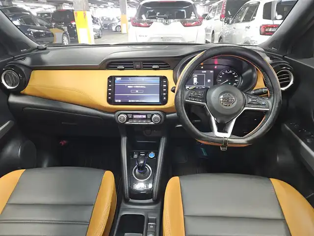 日産 キックス X ツートーンインテリアED 宮崎県 2021(令3)年 7.5万km ダークメタルグレー/ピュアブラック 2トーン 〇ワンオーナー/〇純正ナビ/〇フルセグTV/〇バックカメラ/〇アラウンドビューモニター/〇ビルトインETC/〇日産オリジナルナビ連動ドライブレコーダー/〇セーフティアシスト/〇インテリジェントオートライト/〇LEDヘッドランプ/〇LEDフロントフォグランプ/〇インテリジェントルームミラー/〇革巻きステアリングホイール/〇ステアリングヒーター/〇合皮シート/シートヒーター/〇MID17インチアルミホイール/〇シルバールーフレール/〇インテリジェントキー/LEDプッシュパワースターター/〇充電用USBソケット/〇スペアキー/〇禁煙車