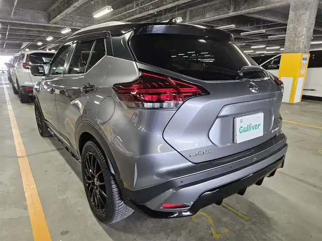 日産 キックス X ツートーンインテリアED 宮崎県 2021(令3)年 7.5万km ダークメタルグレー/ピュアブラック 2トーン 〇ワンオーナー/〇純正ナビ/〇フルセグTV/〇バックカメラ/〇アラウンドビューモニター/〇ビルトインETC/〇日産オリジナルナビ連動ドライブレコーダー/〇セーフティアシスト/〇インテリジェントオートライト/〇LEDヘッドランプ/〇LEDフロントフォグランプ/〇インテリジェントルームミラー/〇革巻きステアリングホイール/〇ステアリングヒーター/〇合皮シート/シートヒーター/〇MID17インチアルミホイール/〇シルバールーフレール/〇インテリジェントキー/LEDプッシュパワースターター/〇充電用USBソケット/〇スペアキー/〇禁煙車