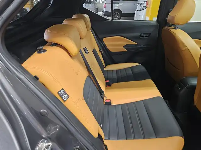 日産 キックス X ツートーンインテリアED 宮崎県 2021(令3)年 7.5万km ダークメタルグレー/ピュアブラック 2トーン 〇ワンオーナー/〇純正ナビ/〇フルセグTV/〇バックカメラ/〇アラウンドビューモニター/〇ビルトインETC/〇日産オリジナルナビ連動ドライブレコーダー/〇セーフティアシスト/〇インテリジェントオートライト/〇LEDヘッドランプ/〇LEDフロントフォグランプ/〇インテリジェントルームミラー/〇革巻きステアリングホイール/〇ステアリングヒーター/〇合皮シート/シートヒーター/〇MID17インチアルミホイール/〇シルバールーフレール/〇インテリジェントキー/LEDプッシュパワースターター/〇充電用USBソケット/〇スペアキー/〇禁煙車