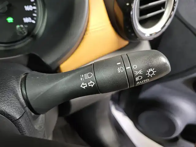 日産 キックス X ツートーンインテリアED 宮崎県 2021(令3)年 7.5万km ダークメタルグレー/ピュアブラック 2トーン 〇ワンオーナー/〇純正ナビ/〇フルセグTV/〇バックカメラ/〇アラウンドビューモニター/〇ビルトインETC/〇日産オリジナルナビ連動ドライブレコーダー/〇セーフティアシスト/〇インテリジェントオートライト/〇LEDヘッドランプ/〇LEDフロントフォグランプ/〇インテリジェントルームミラー/〇革巻きステアリングホイール/〇ステアリングヒーター/〇合皮シート/シートヒーター/〇MID17インチアルミホイール/〇シルバールーフレール/〇インテリジェントキー/LEDプッシュパワースターター/〇充電用USBソケット/〇スペアキー/〇禁煙車