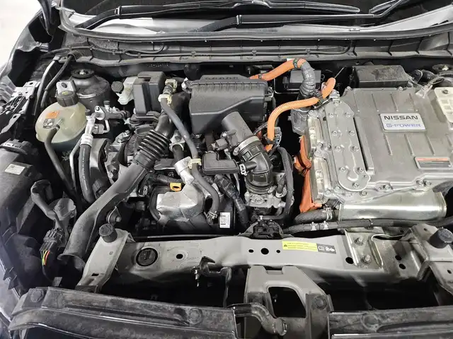 日産 キックス X ツートーンインテリアED 宮崎県 2021(令3)年 7.5万km ダークメタルグレー/ピュアブラック 2トーン 〇ワンオーナー/〇純正ナビ/〇フルセグTV/〇バックカメラ/〇アラウンドビューモニター/〇ビルトインETC/〇日産オリジナルナビ連動ドライブレコーダー/〇セーフティアシスト/〇インテリジェントオートライト/〇LEDヘッドランプ/〇LEDフロントフォグランプ/〇インテリジェントルームミラー/〇革巻きステアリングホイール/〇ステアリングヒーター/〇合皮シート/シートヒーター/〇MID17インチアルミホイール/〇シルバールーフレール/〇インテリジェントキー/LEDプッシュパワースターター/〇充電用USBソケット/〇スペアキー/〇禁煙車