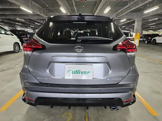 日産 キックス X ツートーンインテリアED 宮崎県 2021(令3)年 7.5万km ダークメタルグレー/ピュアブラック 2トーン 〇ワンオーナー/〇純正ナビ/〇フルセグTV/〇バックカメラ/〇アラウンドビューモニター/〇ビルトインETC/〇日産オリジナルナビ連動ドライブレコーダー/〇セーフティアシスト/〇インテリジェントオートライト/〇LEDヘッドランプ/〇LEDフロントフォグランプ/〇インテリジェントルームミラー/〇革巻きステアリングホイール/〇ステアリングヒーター/〇合皮シート/シートヒーター/〇MID17インチアルミホイール/〇シルバールーフレール/〇インテリジェントキー/LEDプッシュパワースターター/〇充電用USBソケット/〇スペアキー/〇禁煙車