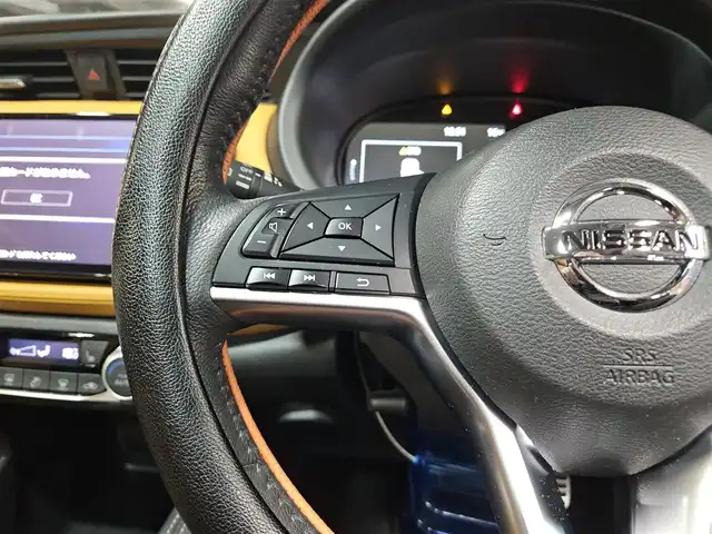 日産 キックス X ツートーンインテリアED 宮崎県 2021(令3)年 7.5万km ダークメタルグレー/ピュアブラック 2トーン 〇ワンオーナー/〇純正ナビ/〇フルセグTV/〇バックカメラ/〇アラウンドビューモニター/〇ビルトインETC/〇日産オリジナルナビ連動ドライブレコーダー/〇セーフティアシスト/〇インテリジェントオートライト/〇LEDヘッドランプ/〇LEDフロントフォグランプ/〇インテリジェントルームミラー/〇革巻きステアリングホイール/〇ステアリングヒーター/〇合皮シート/シートヒーター/〇MID17インチアルミホイール/〇シルバールーフレール/〇インテリジェントキー/LEDプッシュパワースターター/〇充電用USBソケット/〇スペアキー/〇禁煙車