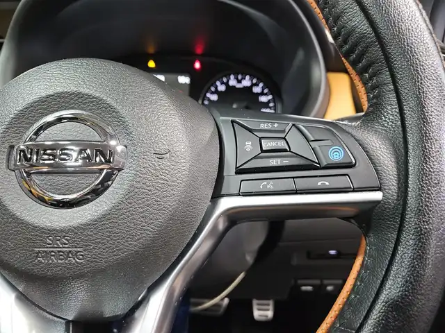 日産 キックス X ツートーンインテリアED 宮崎県 2021(令3)年 7.5万km ダークメタルグレー/ピュアブラック 2トーン 〇ワンオーナー/〇純正ナビ/〇フルセグTV/〇バックカメラ/〇アラウンドビューモニター/〇ビルトインETC/〇日産オリジナルナビ連動ドライブレコーダー/〇セーフティアシスト/〇インテリジェントオートライト/〇LEDヘッドランプ/〇LEDフロントフォグランプ/〇インテリジェントルームミラー/〇革巻きステアリングホイール/〇ステアリングヒーター/〇合皮シート/シートヒーター/〇MID17インチアルミホイール/〇シルバールーフレール/〇インテリジェントキー/LEDプッシュパワースターター/〇充電用USBソケット/〇スペアキー/〇禁煙車