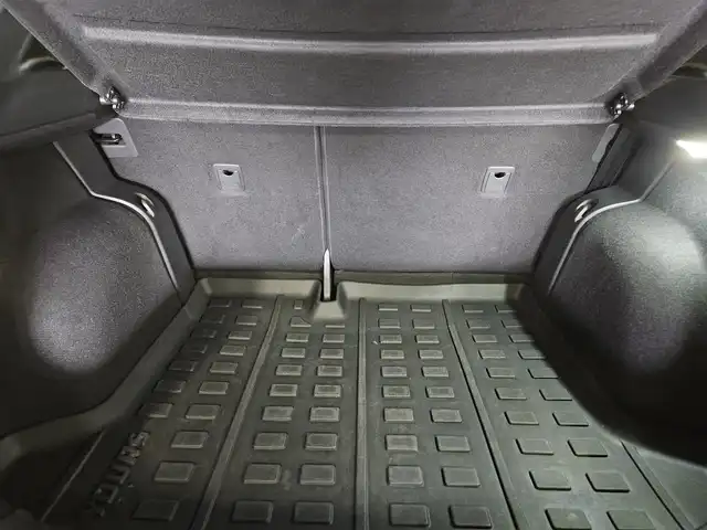 日産 キックス X ツートーンインテリアED 宮崎県 2021(令3)年 7.5万km ダークメタルグレー/ピュアブラック 2トーン 〇ワンオーナー/〇純正ナビ/〇フルセグTV/〇バックカメラ/〇アラウンドビューモニター/〇ビルトインETC/〇日産オリジナルナビ連動ドライブレコーダー/〇セーフティアシスト/〇インテリジェントオートライト/〇LEDヘッドランプ/〇LEDフロントフォグランプ/〇インテリジェントルームミラー/〇革巻きステアリングホイール/〇ステアリングヒーター/〇合皮シート/シートヒーター/〇MID17インチアルミホイール/〇シルバールーフレール/〇インテリジェントキー/LEDプッシュパワースターター/〇充電用USBソケット/〇スペアキー/〇禁煙車