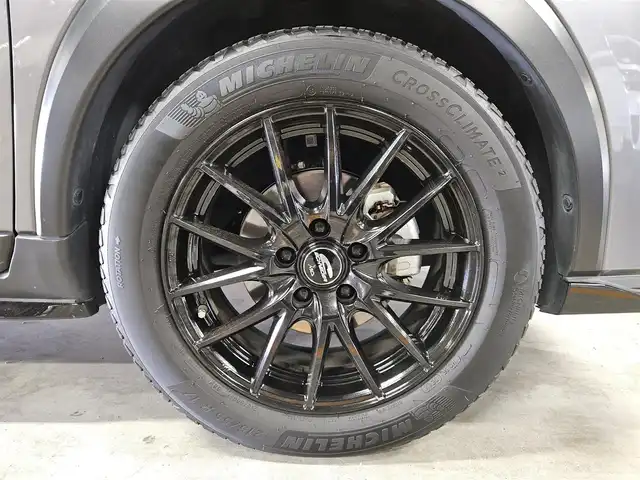 日産 キックス X ツートーンインテリアED 宮崎県 2021(令3)年 7.5万km ダークメタルグレー/ピュアブラック 2トーン 〇ワンオーナー/〇純正ナビ/〇フルセグTV/〇バックカメラ/〇アラウンドビューモニター/〇ビルトインETC/〇日産オリジナルナビ連動ドライブレコーダー/〇セーフティアシスト/〇インテリジェントオートライト/〇LEDヘッドランプ/〇LEDフロントフォグランプ/〇インテリジェントルームミラー/〇革巻きステアリングホイール/〇ステアリングヒーター/〇合皮シート/シートヒーター/〇MID17インチアルミホイール/〇シルバールーフレール/〇インテリジェントキー/LEDプッシュパワースターター/〇充電用USBソケット/〇スペアキー/〇禁煙車