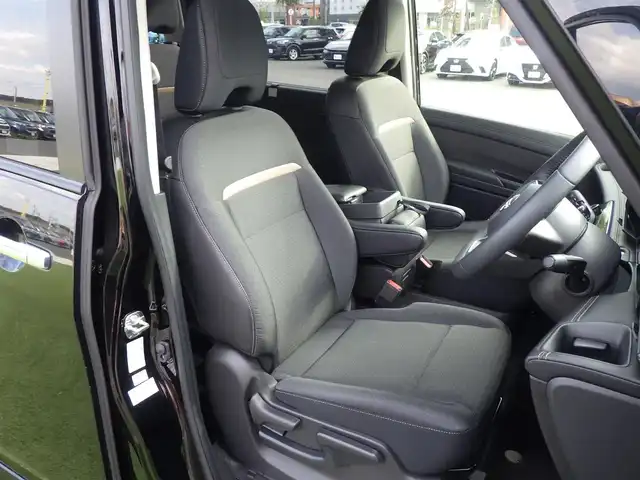 日産 セレナ e－パワー ハイウェイスター V 千葉県 2024(令6)年 1.2万km ダイヤモンドブラック エマージェンシーブレーキ/プロパイロット/インテリジェントクルーズコントロール/インテリジェントルームミラー/両側パワースライドドア/純正コネクティッドナビ/地デジTV/【Bluetooth接続】/アラウンドビューモニター/ドライブレコーダー/革巻きステアリング/ステアリングスイッチ/ETC/LEDヘッドライト/ウインカーミラー/コーナーセンサー/純正16インチアルミホイル/サイド/カーテンエアバッグ/インテリジェントキー