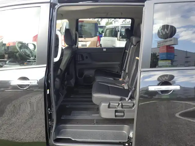 日産 セレナ e－パワー ハイウェイスター V 千葉県 2024(令6)年 1.2万km ダイヤモンドブラック エマージェンシーブレーキ/プロパイロット/インテリジェントクルーズコントロール/インテリジェントルームミラー/両側パワースライドドア/純正コネクティッドナビ/地デジTV/【Bluetooth接続】/アラウンドビューモニター/ドライブレコーダー/革巻きステアリング/ステアリングスイッチ/ETC/LEDヘッドライト/ウインカーミラー/コーナーセンサー/純正16インチアルミホイル/サイド/カーテンエアバッグ/インテリジェントキー