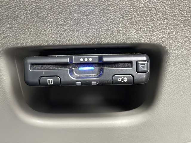 スバル ステラ G 山口県 2016(平28)年 7.2万km ブラックマイカメタリック 社外メモリナビ【GCX515】/・ワンセグテレビ/・Bluetooth/・CD／DVD/・AM/FM/・USB／iPod/ETC/バックカメラ/プッシュスタート/スマートキー/オートライト/オートエアコン/電動格納ミラー/純正フロアマット/スマートアシストIII/・衝突回避支援ブレーキ機能/・衝突警報機能/・車線逸脱警報機能/・AT誤発進抑制制御機能/・先行車発進お知らせ機能/安全装備 	 	 /・デュアルSRSエアバッグ	 	 	 /・ABS（EBD付）	 	 	 /・VDC	 	 	 /・エマージェンシーストップシグナル