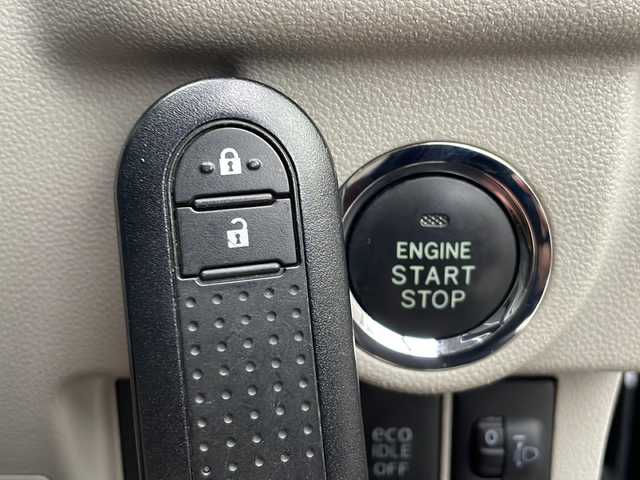 スバル ステラ G 山口県 2016(平28)年 7.2万km ブラックマイカメタリック 社外メモリナビ【GCX515】/・ワンセグテレビ/・Bluetooth/・CD／DVD/・AM/FM/・USB／iPod/ETC/バックカメラ/プッシュスタート/スマートキー/オートライト/オートエアコン/電動格納ミラー/純正フロアマット/スマートアシストIII/・衝突回避支援ブレーキ機能/・衝突警報機能/・車線逸脱警報機能/・AT誤発進抑制制御機能/・先行車発進お知らせ機能/安全装備 	 	 /・デュアルSRSエアバッグ	 	 	 /・ABS（EBD付）	 	 	 /・VDC	 	 	 /・エマージェンシーストップシグナル