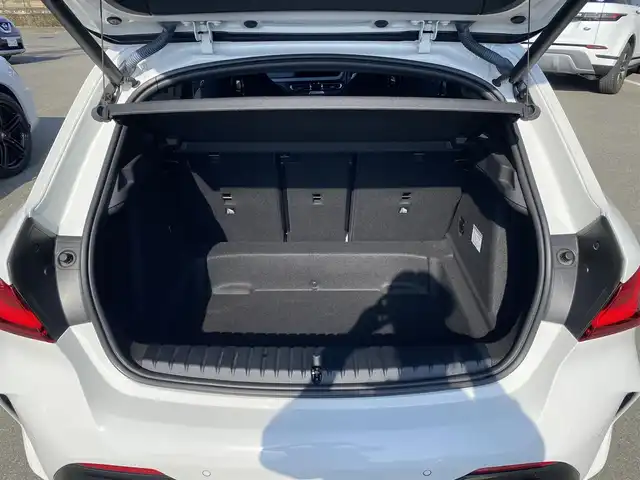 ＢＭＷ Ｍ１３５ｉ xDrive 福岡県 2020(令2)年 3.4万km 白 ・アクティブクルーズコントロール/・純正ナビ/USB/Bluetooth/carplay/・バックカメラ/・シートヒーター/・ドライブレコーダー/・フルセグテレビ/・ETC/・純正18AW/・LEDライト/・BLIS