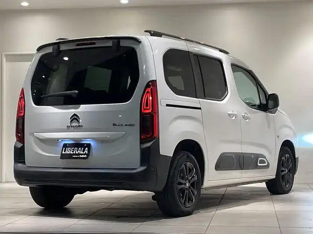 シトロエン ベルランゴ シャイン 愛知県 2020(令2)年 3.3万km 白 パノラミックガラスルーフ　/純正ディスプレイオーディオ　/Ｂｌｕｅｔｏｏｔｈ　/バックカメラ　/ＡｐｐｌｅＣａｒＰｌａｙ　/ＡｎｄｒｏｉｄＡｕｔｏ　/インテリジェントハイビーム　/ＢＳＭ　/ＬＫＡ　/ＥＴＣ/プッシュスタート/クルーズコントロール/アイドリングストップ/ウィンカーミラー