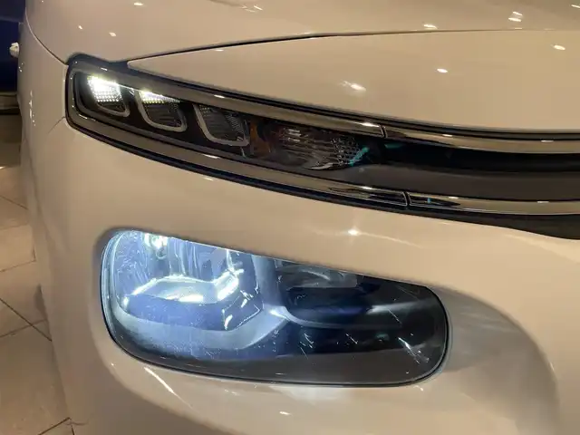 シトロエン ベルランゴ シャイン 愛知県 2020(令2)年 3.3万km 白 パノラミックガラスルーフ　/純正ディスプレイオーディオ　/Ｂｌｕｅｔｏｏｔｈ　/バックカメラ　/ＡｐｐｌｅＣａｒＰｌａｙ　/ＡｎｄｒｏｉｄＡｕｔｏ　/インテリジェントハイビーム　/ＢＳＭ　/ＬＫＡ　/ＥＴＣ/プッシュスタート/クルーズコントロール/アイドリングストップ/ウィンカーミラー