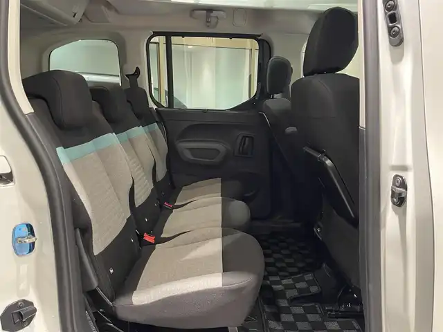 シトロエン ベルランゴ シャイン 愛知県 2020(令2)年 3.3万km 白 パノラミックガラスルーフ　/純正ディスプレイオーディオ　/Ｂｌｕｅｔｏｏｔｈ　/バックカメラ　/ＡｐｐｌｅＣａｒＰｌａｙ　/ＡｎｄｒｏｉｄＡｕｔｏ　/インテリジェントハイビーム　/ＢＳＭ　/ＬＫＡ　/ＥＴＣ/プッシュスタート/クルーズコントロール/アイドリングストップ/ウィンカーミラー