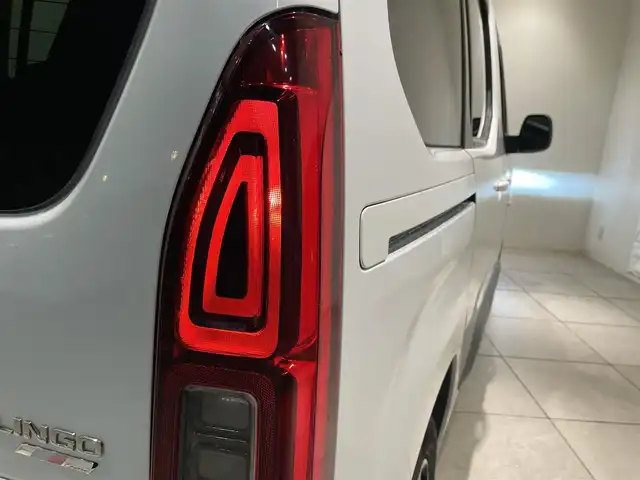 シトロエン ベルランゴ シャイン 愛知県 2020(令2)年 3.3万km 白 パノラミックガラスルーフ　/純正ディスプレイオーディオ　/Ｂｌｕｅｔｏｏｔｈ　/バックカメラ　/ＡｐｐｌｅＣａｒＰｌａｙ　/ＡｎｄｒｏｉｄＡｕｔｏ　/インテリジェントハイビーム　/ＢＳＭ　/ＬＫＡ　/ＥＴＣ/プッシュスタート/クルーズコントロール/アイドリングストップ/ウィンカーミラー