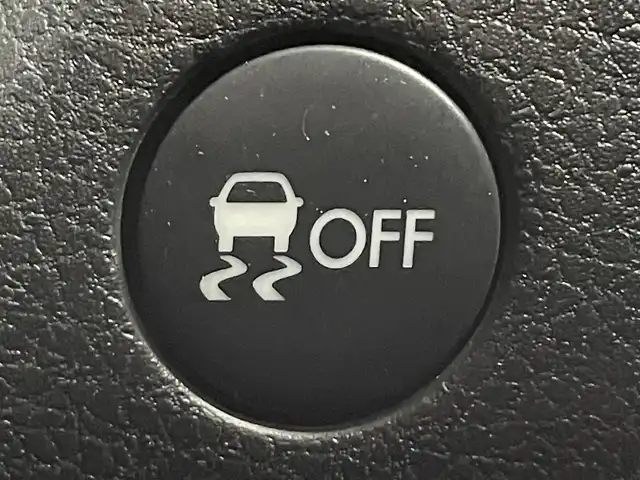 スバル エクシーガクロスオーバー７ モダンスタイル 道央・札幌 2016(平28)年 4.8万km クリスタルホワイトP ・４WD/・アイサイト/・純正ナビ/　CD/DVD/BT/フルセグ/・バックカメラ/・ドライブレコーダー/・ETC/・衝突被害軽減ブレーキ/・レーンキープアシスト/・レーダークルーズコントロール/・アイドリングストップ/・ハーフレザーシート/・パワーシート/・シートヒーター/・パドルシフト/・LEDヘッドライト/・スマートキー/・プッシュスタート/・電格ミラー/・横滑り防止装置