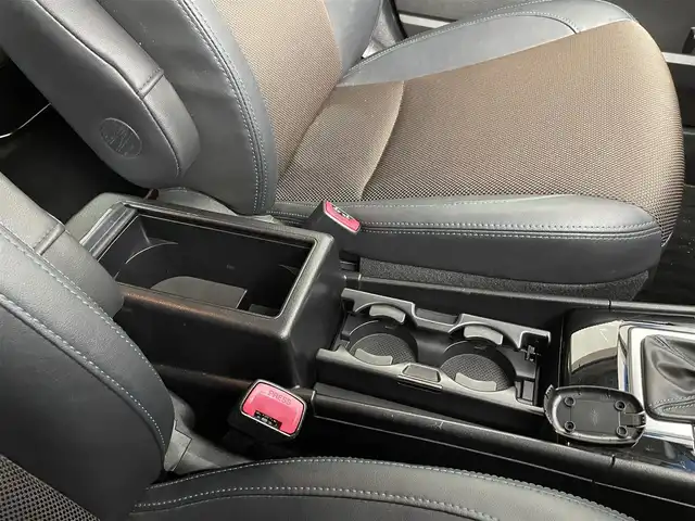 スバル エクシーガクロスオーバー７ モダンスタイル 道央・札幌 2016(平28)年 4.8万km クリスタルホワイトP ・４WD/・アイサイト/・純正ナビ/　CD/DVD/BT/フルセグ/・バックカメラ/・ドライブレコーダー/・ETC/・衝突被害軽減ブレーキ/・レーンキープアシスト/・レーダークルーズコントロール/・アイドリングストップ/・ハーフレザーシート/・パワーシート/・シートヒーター/・パドルシフト/・LEDヘッドライト/・スマートキー/・プッシュスタート/・電格ミラー/・横滑り防止装置