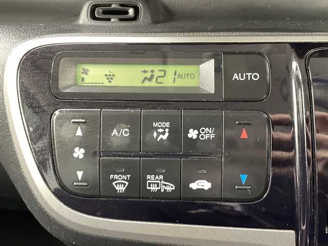 ホンダ Ｎ ＢＯＸ SSパッケージ 大阪府 2014(平26)年 5.4万km ヒダマリアイボリーパール 純正インターナビ(Gathers/VXM-145FSi)/【ワンセグTV/Bluetooth/CD/DVD/FM/AM】/両側パワースライドドア/バックカメラ/シティブレーキアクティブシステム/・低速域衝突軽減ブレーキ/・誤発進抑制機能/D/N席シートヒーター/純正14インチアルミホイール/HIDヘッドライト/オートライト/電動格納ミラー/シガーソケット/後席チップアップシート/ドアバイザー/W＋サイドエアバック/カーテンエアバック/ウィンカーミラー/スマートキー/スペアキー/プッシュスタート