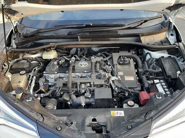 トヨタ Ｃ－ＨＲ G LEDエディション 山口県 2017(平29)年 14.4万km ホワイトパールクリスタルシャイン ワンオーナー車/社外アルパインメモリナビ/Bluetooth/フルセグTV/バックカメラ/スマートキー＆プッシュスタート/トヨタセーフティセンス/オートマチックハイビーム/レーダークルーズコントロール/レーンキープアシスト/ブラインドスポットモニター/LEDヘッドライト/LEDフォグライト/オートライト/コーナーセンサー/ステアリングスイッチ/ハーフレザーシート/前席シートヒーター/純正18インチAW/保証書・取説/スペアキー1個