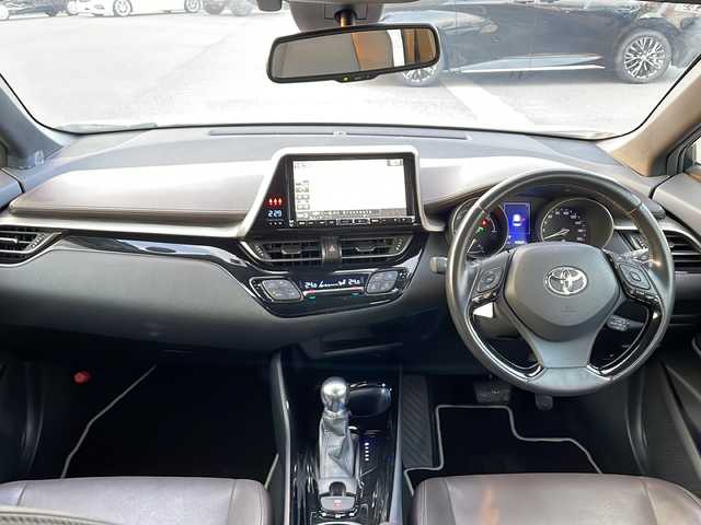 トヨタ Ｃ－ＨＲ G LEDエディション 山口県 2017(平29)年 14.4万km ホワイトパールクリスタルシャイン ワンオーナー車/社外アルパインメモリナビ/Bluetooth/フルセグTV/バックカメラ/スマートキー＆プッシュスタート/トヨタセーフティセンス/オートマチックハイビーム/レーダークルーズコントロール/レーンキープアシスト/ブラインドスポットモニター/LEDヘッドライト/LEDフォグライト/オートライト/コーナーセンサー/ステアリングスイッチ/ハーフレザーシート/前席シートヒーター/純正18インチAW/保証書・取説/スペアキー1個