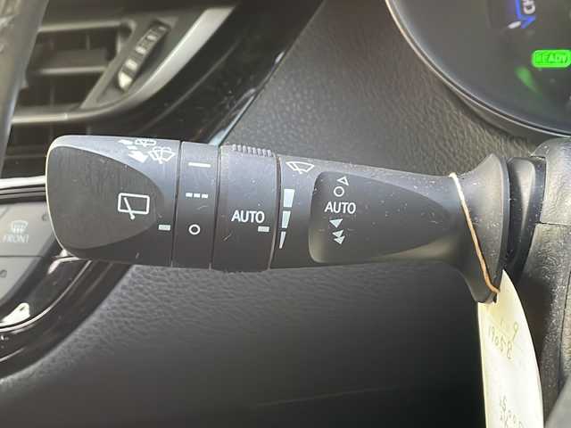 トヨタ Ｃ－ＨＲ G LEDエディション 山口県 2017(平29)年 14.4万km ホワイトパールクリスタルシャイン ワンオーナー車/社外アルパインメモリナビ/Bluetooth/フルセグTV/バックカメラ/スマートキー＆プッシュスタート/トヨタセーフティセンス/オートマチックハイビーム/レーダークルーズコントロール/レーンキープアシスト/ブラインドスポットモニター/LEDヘッドライト/LEDフォグライト/オートライト/コーナーセンサー/ステアリングスイッチ/ハーフレザーシート/前席シートヒーター/純正18インチAW/保証書・取説/スペアキー1個