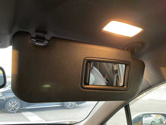 トヨタ Ｃ－ＨＲ G LEDエディション 山口県 2017(平29)年 14.4万km ホワイトパールクリスタルシャイン ワンオーナー車/社外アルパインメモリナビ/Bluetooth/フルセグTV/バックカメラ/スマートキー＆プッシュスタート/トヨタセーフティセンス/オートマチックハイビーム/レーダークルーズコントロール/レーンキープアシスト/ブラインドスポットモニター/LEDヘッドライト/LEDフォグライト/オートライト/コーナーセンサー/ステアリングスイッチ/ハーフレザーシート/前席シートヒーター/純正18インチAW/保証書・取説/スペアキー1個