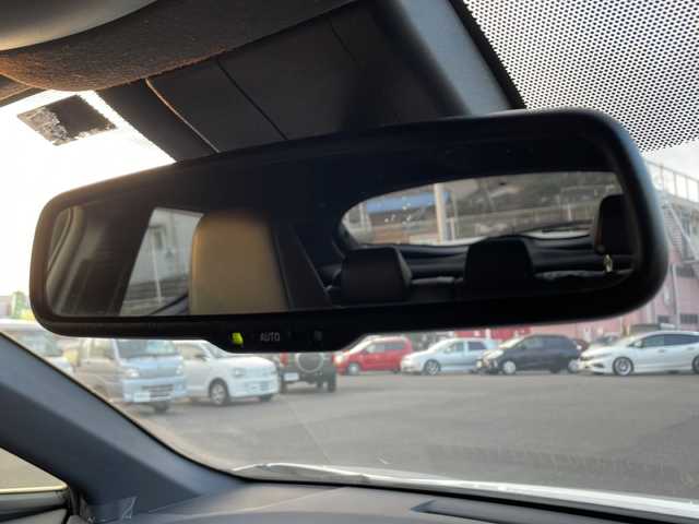 トヨタ Ｃ－ＨＲ G LEDエディション 山口県 2017(平29)年 14.4万km ホワイトパールクリスタルシャイン ワンオーナー車/社外アルパインメモリナビ/Bluetooth/フルセグTV/バックカメラ/スマートキー＆プッシュスタート/トヨタセーフティセンス/オートマチックハイビーム/レーダークルーズコントロール/レーンキープアシスト/ブラインドスポットモニター/LEDヘッドライト/LEDフォグライト/オートライト/コーナーセンサー/ステアリングスイッチ/ハーフレザーシート/前席シートヒーター/純正18インチAW/保証書・取説/スペアキー1個