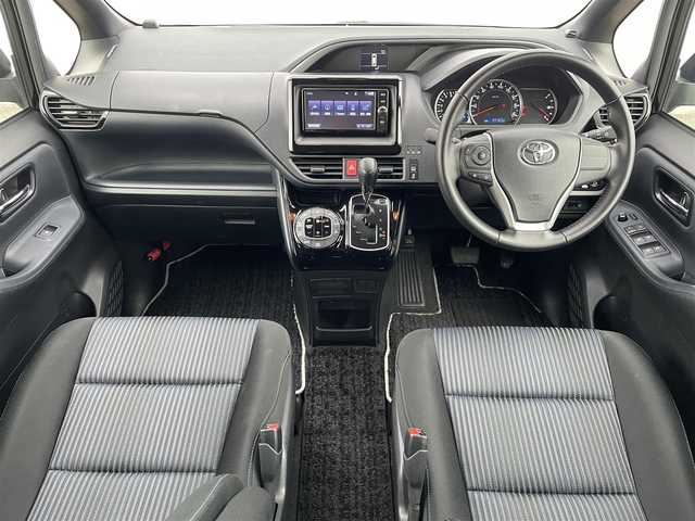 トヨタ ヴォクシー ZS 煌Ⅱ 大阪府 2016(平28)年 4.8万km ブラック トヨタセーフティセンス/純正ナビ（ＮＳＺＴ－Ｗ６６Ｔ）/バックカメラ/両側パワースライドドア/フルセグ/ＣＤ／ＤＶＤ再生/ＬＤＡ/ＬＥＤヘッドライト/オートハイビーム/ビルトインＥＴＣ２．０/純正ＡＷ