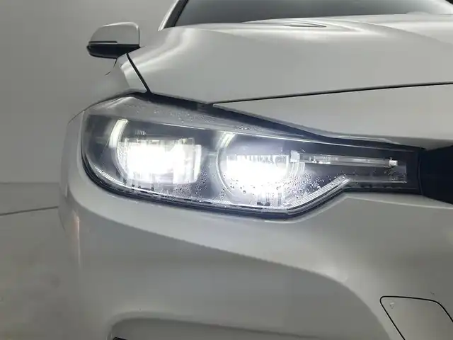 ＢＭＷ ３１８ｉ Mスポーツ 福井県 2016(平28)年 5.5万km アルピンホワイトⅢ Mスポーツ/純正ナビゲーション/【AM/FM/CD/Bluetooth/AUX】/バックカメラ/ETC/パワーシート（運転席/助手席）/オートライト/LEDヘッドライド/プッシュスタート/スマートキー/スペアキー/ドライブレコーダー