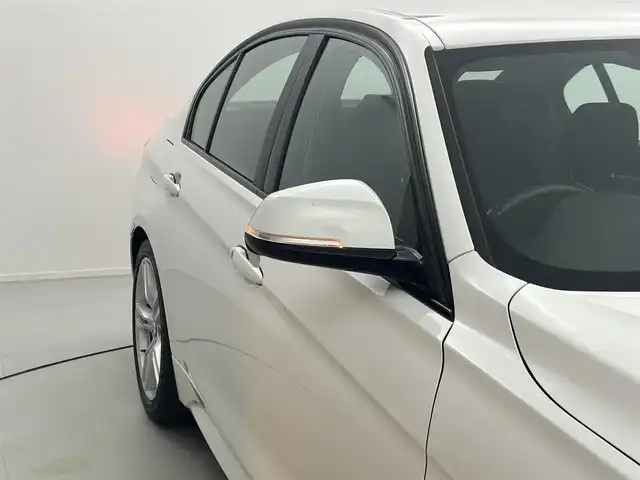 ＢＭＷ ３１８ｉ Mスポーツ 福井県 2016(平28)年 5.5万km アルピンホワイトⅢ Mスポーツ/純正ナビゲーション/【AM/FM/CD/Bluetooth/AUX】/バックカメラ/ETC/パワーシート（運転席/助手席）/オートライト/LEDヘッドライド/プッシュスタート/スマートキー/スペアキー/ドライブレコーダー