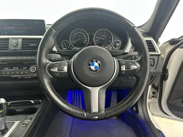 ＢＭＷ ３１８ｉ Mスポーツ 福井県 2016(平28)年 5.5万km アルピンホワイトⅢ Mスポーツ/純正ナビゲーション/【AM/FM/CD/Bluetooth/AUX】/バックカメラ/ETC/パワーシート（運転席/助手席）/オートライト/LEDヘッドライド/プッシュスタート/スマートキー/スペアキー/ドライブレコーダー