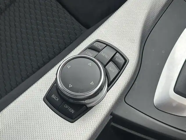 ＢＭＷ ３１８ｉ Mスポーツ 福井県 2016(平28)年 5.5万km アルピンホワイトⅢ Mスポーツ/純正ナビゲーション/【AM/FM/CD/Bluetooth/AUX】/バックカメラ/ETC/パワーシート（運転席/助手席）/オートライト/LEDヘッドライド/プッシュスタート/スマートキー/スペアキー/ドライブレコーダー