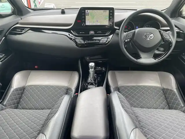 トヨタ Ｃ－ＨＲ ハイブリッド 1．8G 神奈川県 2019(令1)年 3.6万km ホワイトパールクリスタルシャイン ワンオーナー/純正ナビ・フルセグ・USB・Bluetooth・Miracast/全周囲カメラ/ビルトインETC/TVキャンセラー/革巻ハンドル/クルーズコントロール/ステアリングリモコン/トヨタセーフティセンス/ハーフレザーシート/前席シートヒーター/トノカバー/ラゲッジマット/ISOFIX対応/新車時保証書/取扱説明書/ナビ取扱説明書/スマートキー×2DVDナビ