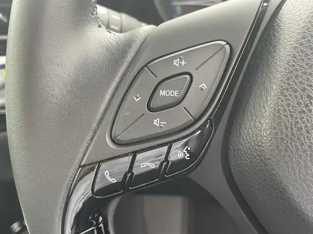 トヨタ Ｃ－ＨＲ ハイブリッド 1．8G 神奈川県 2019(令1)年 3.6万km ホワイトパールクリスタルシャイン ワンオーナー/純正ナビ・フルセグ・USB・Bluetooth・Miracast/全周囲カメラ/ビルトインETC/TVキャンセラー/革巻ハンドル/クルーズコントロール/ステアリングリモコン/トヨタセーフティセンス/ハーフレザーシート/前席シートヒーター/トノカバー/ラゲッジマット/ISOFIX対応/新車時保証書/取扱説明書/ナビ取扱説明書/スマートキー×2DVDナビ