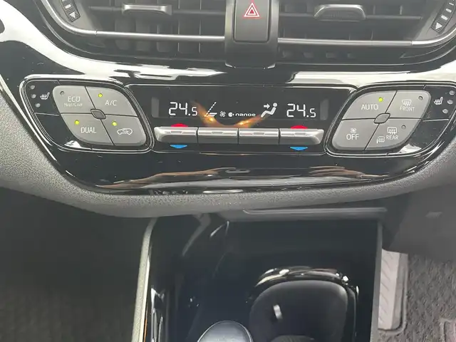 トヨタ Ｃ－ＨＲ ハイブリッド 1．8G 神奈川県 2019(令1)年 3.6万km ホワイトパールクリスタルシャイン ワンオーナー/純正ナビ・フルセグ・USB・Bluetooth・Miracast/全周囲カメラ/ビルトインETC/TVキャンセラー/革巻ハンドル/クルーズコントロール/ステアリングリモコン/トヨタセーフティセンス/ハーフレザーシート/前席シートヒーター/トノカバー/ラゲッジマット/ISOFIX対応/新車時保証書/取扱説明書/ナビ取扱説明書/スマートキー×2DVDナビ