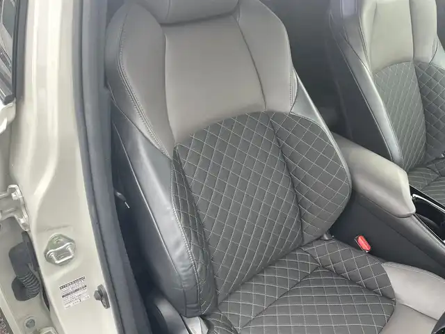 トヨタ Ｃ－ＨＲ ハイブリッド 1．8G 神奈川県 2019(令1)年 3.6万km ホワイトパールクリスタルシャイン ワンオーナー/純正ナビ・フルセグ・USB・Bluetooth・Miracast/全周囲カメラ/ビルトインETC/TVキャンセラー/革巻ハンドル/クルーズコントロール/ステアリングリモコン/トヨタセーフティセンス/ハーフレザーシート/前席シートヒーター/トノカバー/ラゲッジマット/ISOFIX対応/新車時保証書/取扱説明書/ナビ取扱説明書/スマートキー×2DVDナビ