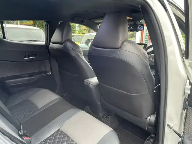 トヨタ Ｃ－ＨＲ ハイブリッド 1．8G 神奈川県 2019(令1)年 3.6万km ホワイトパールクリスタルシャイン ワンオーナー/純正ナビ・フルセグ・USB・Bluetooth・Miracast/全周囲カメラ/ビルトインETC/TVキャンセラー/革巻ハンドル/クルーズコントロール/ステアリングリモコン/トヨタセーフティセンス/ハーフレザーシート/前席シートヒーター/トノカバー/ラゲッジマット/ISOFIX対応/新車時保証書/取扱説明書/ナビ取扱説明書/スマートキー×2DVDナビ