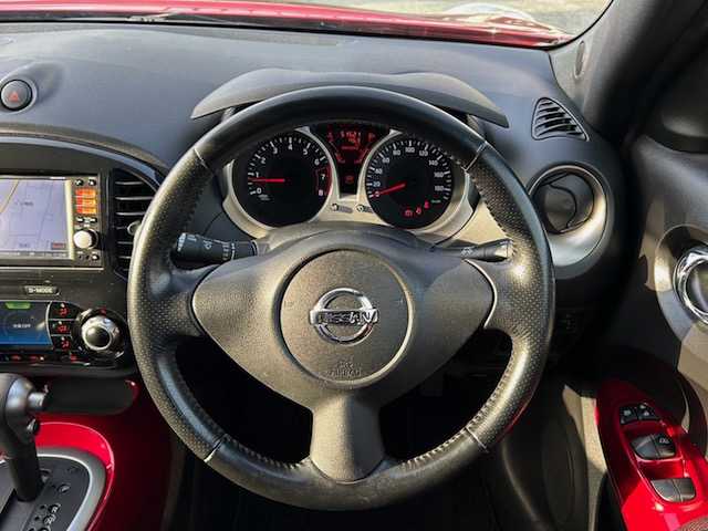 日産 ジューク 15RX タイプV 熊本県 2012(平24)年 5.2万km ラディアントレッド プッシュスタート/純正ナビ/バックカメラ/ETC/オートライト/フォグライト/純正フロアマット/純正ドアバイザー/新車保証書/取扱説明書