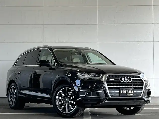 アウディ Ｑ７ 55TFSIクワトロアダプティブエアサスペンション 山形県 2020(令2)年 4.6万km 黒 7シーターパッケージ/・3列シート/・4ゾーンオートマチックエアコンディショナー/・電動リアゲート/・フットオープナー/コンフォートパッケージ/・コンフォートシート/・シードベンチレーション/・ボルテラレザー/パノラマサンルーフ/純正ナビ/フルセグTV/360°カメラ
